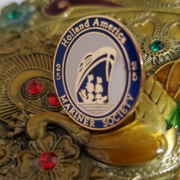 Holland America Mariner Society 25 pinback lapel commemorative souvenir - Picture 3 of 4